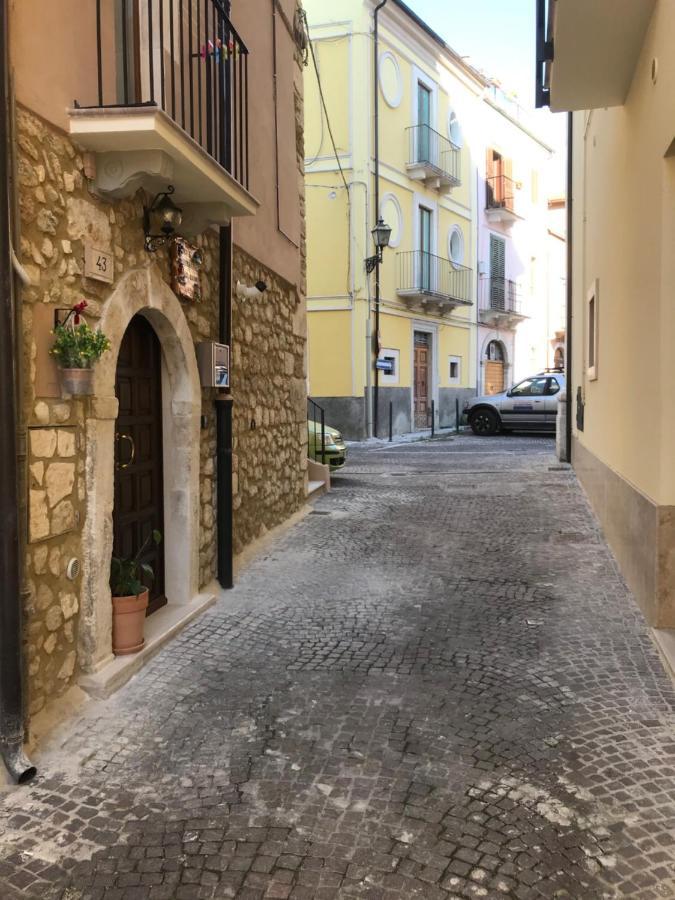 Lo Gnomo Bed & Breakfast Sulmona Exterior photo